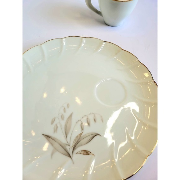 HP Vintage 60s Kaysons Golden Rhapsody Gold Band Wheat Plate Cup set - Picture 8 of 9